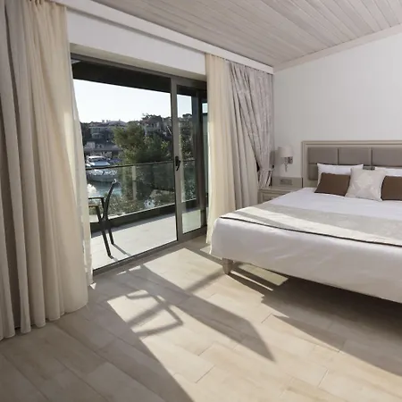 Kubana Hotell Çeşme
